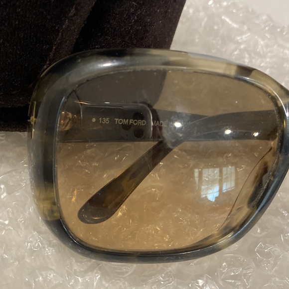 Tom Ford - Picture 3 of 6